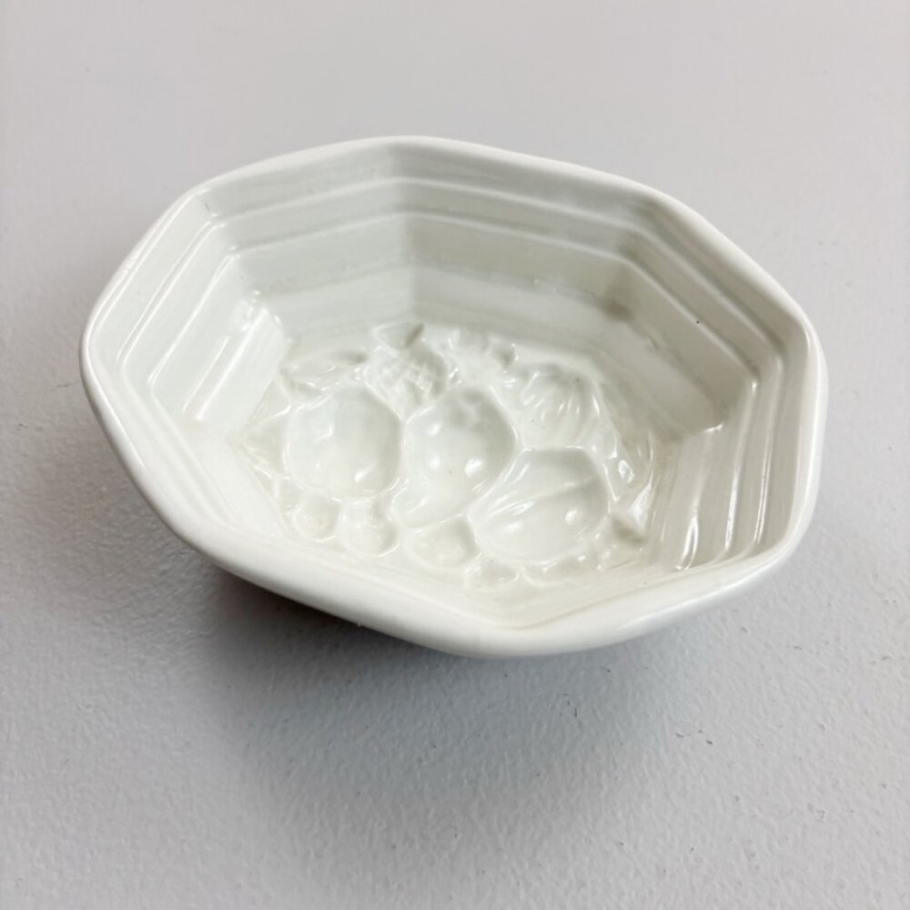 ANTIQUE Jelly Mould L.R &L England 19th C. Vitrious Semi-Porcelain Fruit Motif